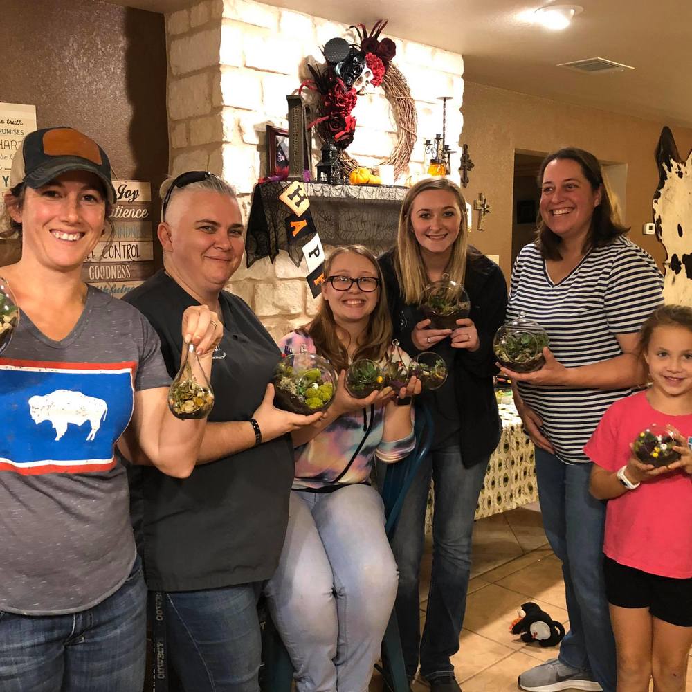 Meet your Posher, Aloura